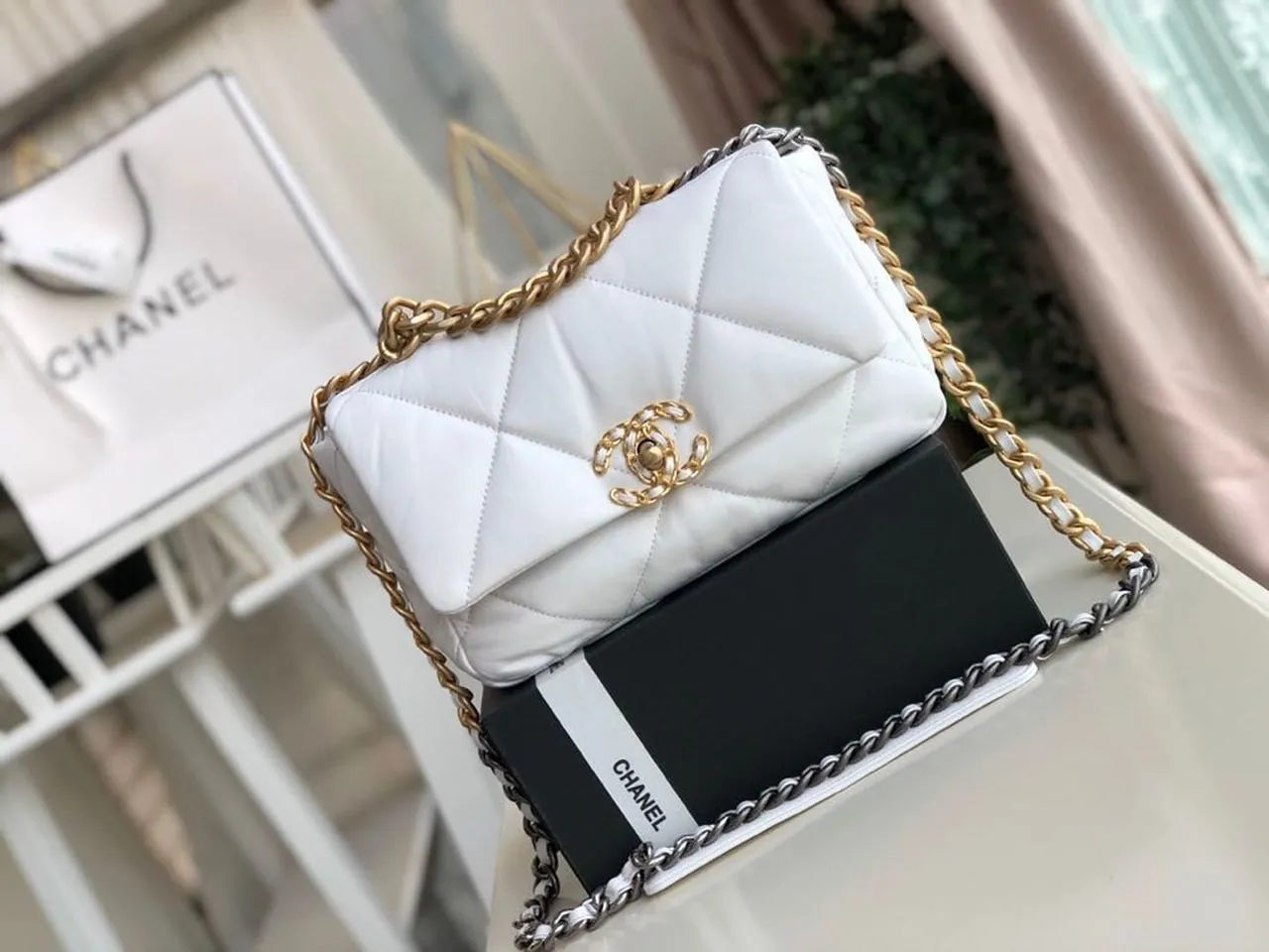 CHL 19 HandBag White For Women 10.1in/26cm AS1160