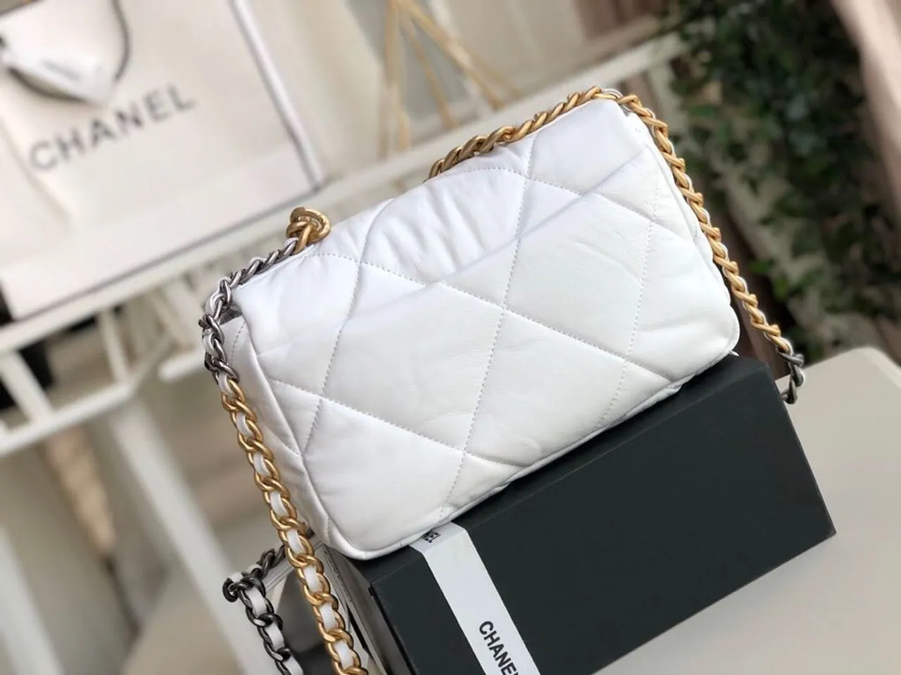 CHL 19 HandBag White For Women 10.1in/26cm AS1160