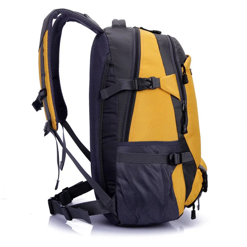 New large capacity backpack Men and women Backpack Outdoor sports bag Students School bag